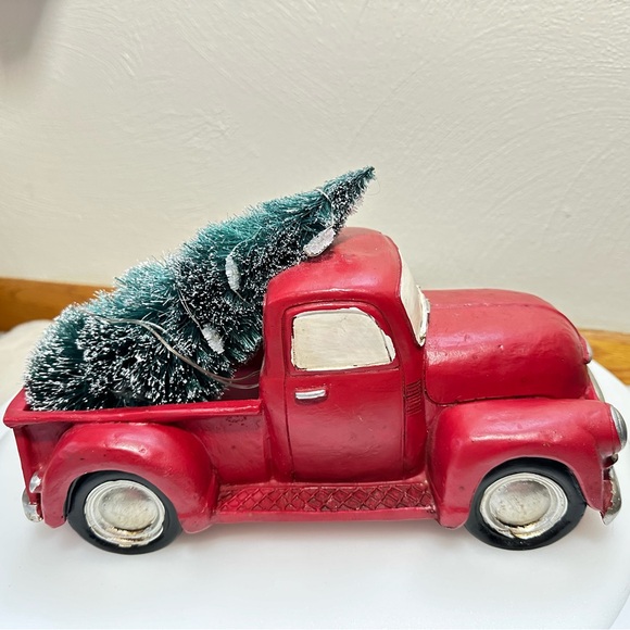 Hand Painted Ceramic Nostalgic Red Truck With Christmas Tree And LED Lights - Picture 5 of 12